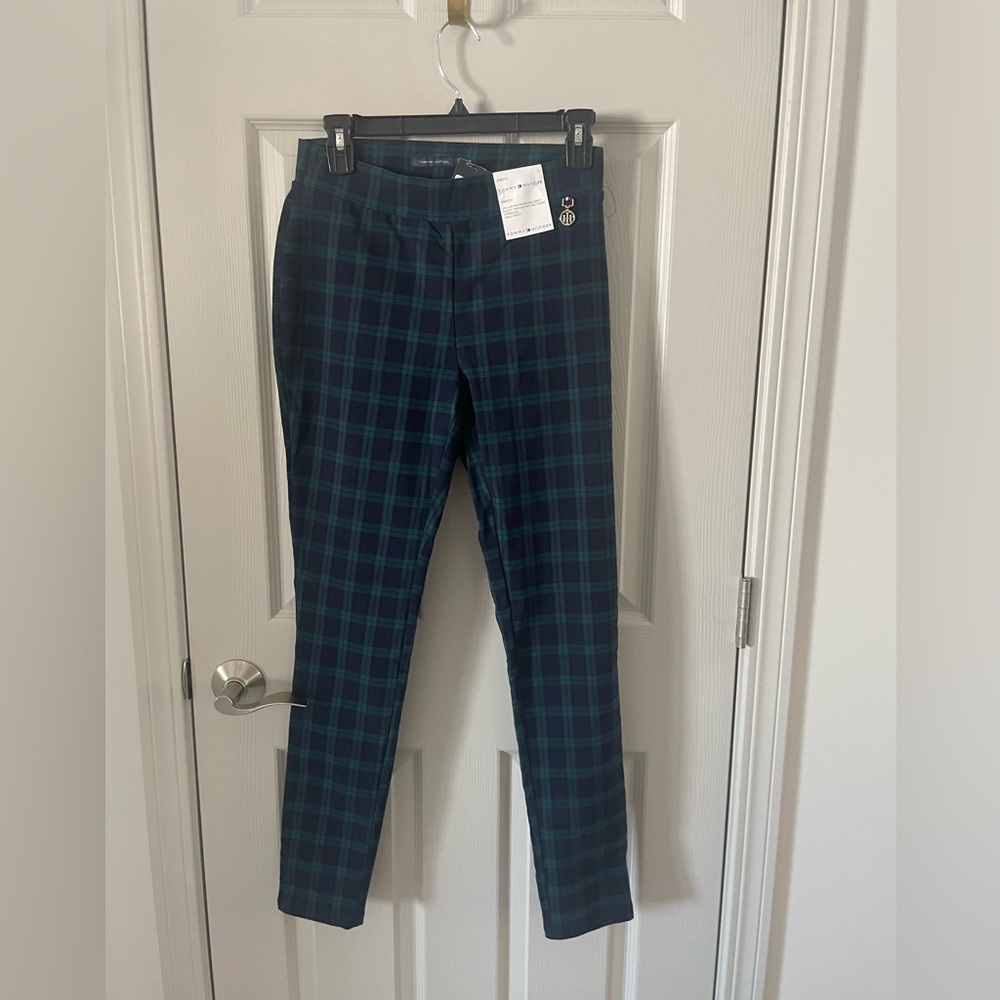 Plaid navy blue & green jeggings size 6.